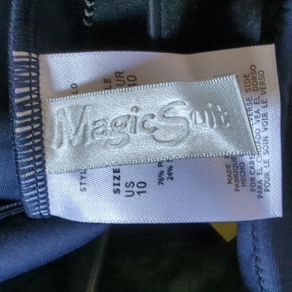 New Magicsuit by Miracle Suit For Chico's One Piece Scuba Swim Suit 10